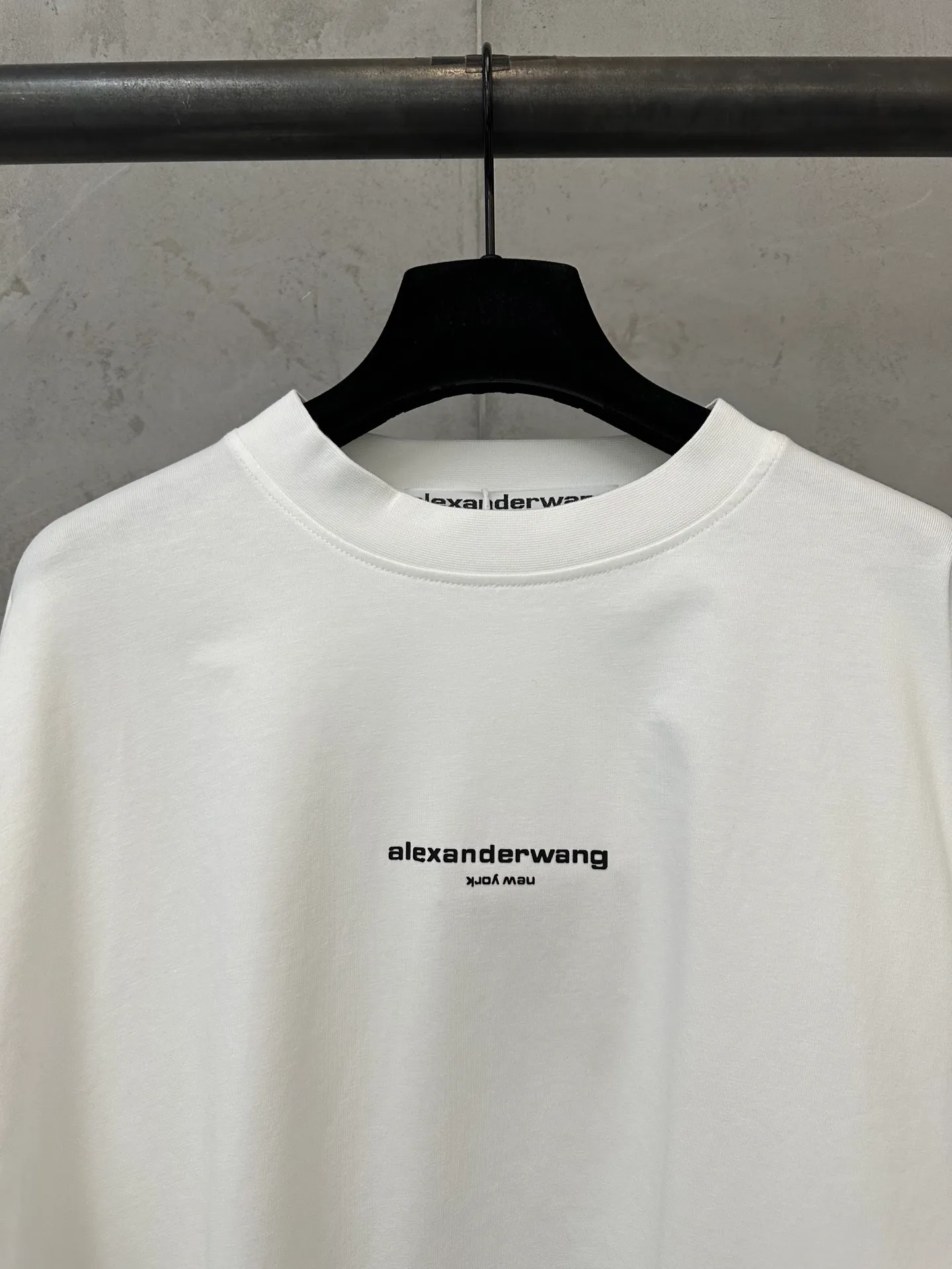 ￼ 150 Alexander wang ss 26 logo T : 16 g 32S 1*1 Same Style Color: White Size: XS S M L XL